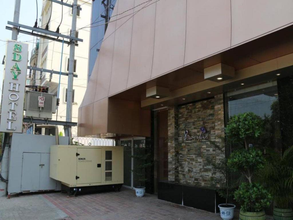 יאנגון 8Day Hotel מראה חיצוני תמונה