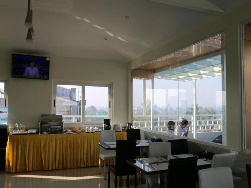 יאנגון 8Day Hotel מראה חיצוני תמונה