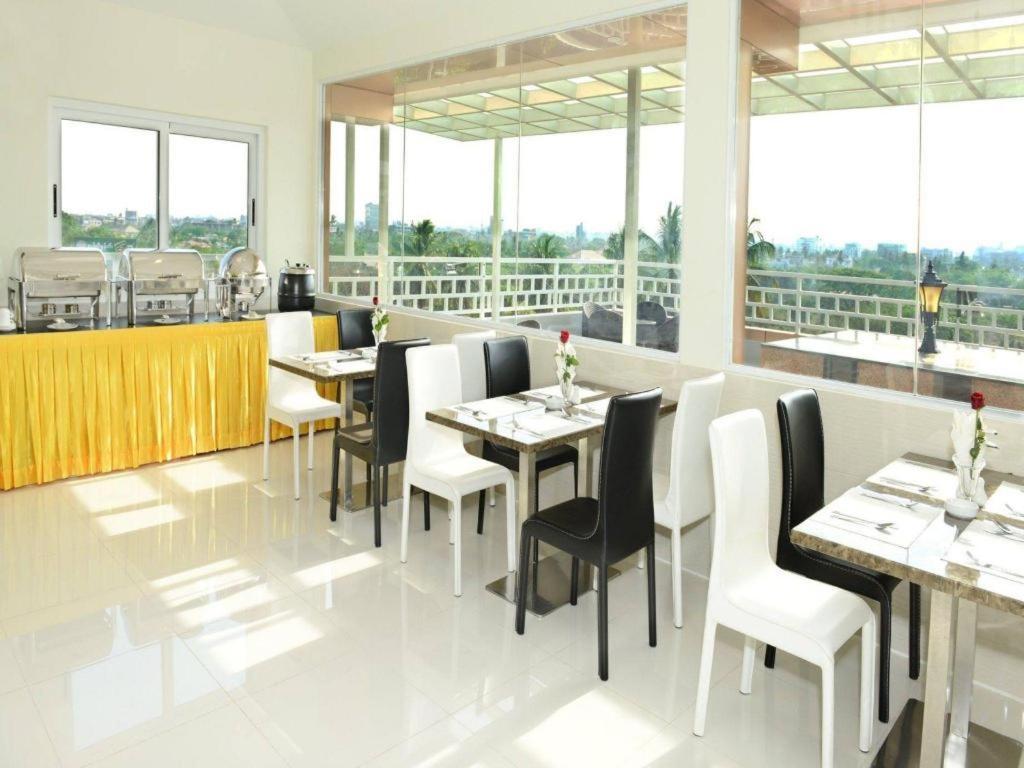 יאנגון 8Day Hotel מראה חיצוני תמונה