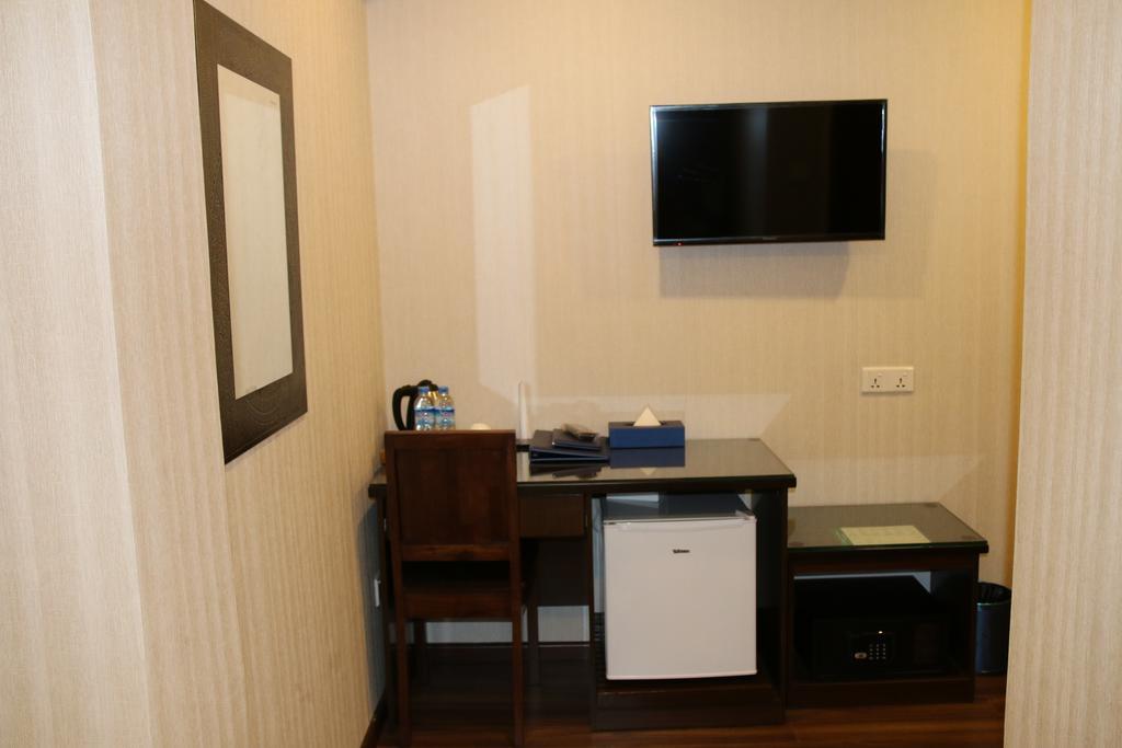 יאנגון 8Day Hotel חדר תמונה