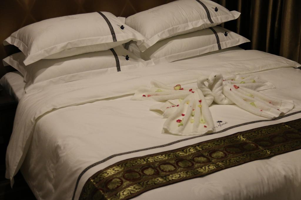 יאנגון 8Day Hotel חדר תמונה