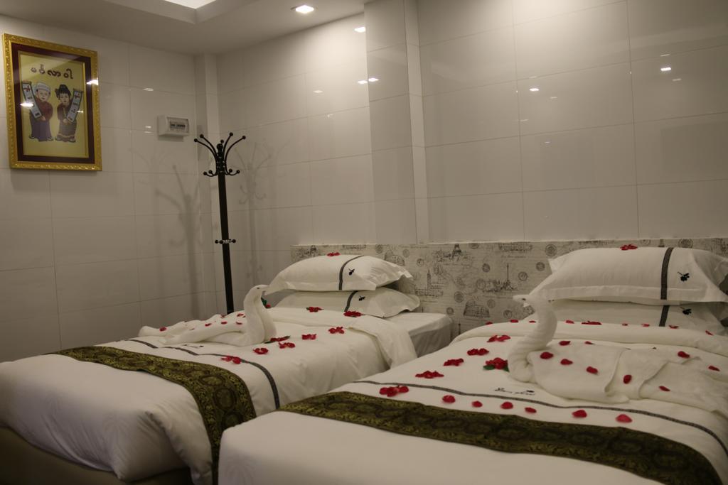 יאנגון 8Day Hotel מראה חיצוני תמונה