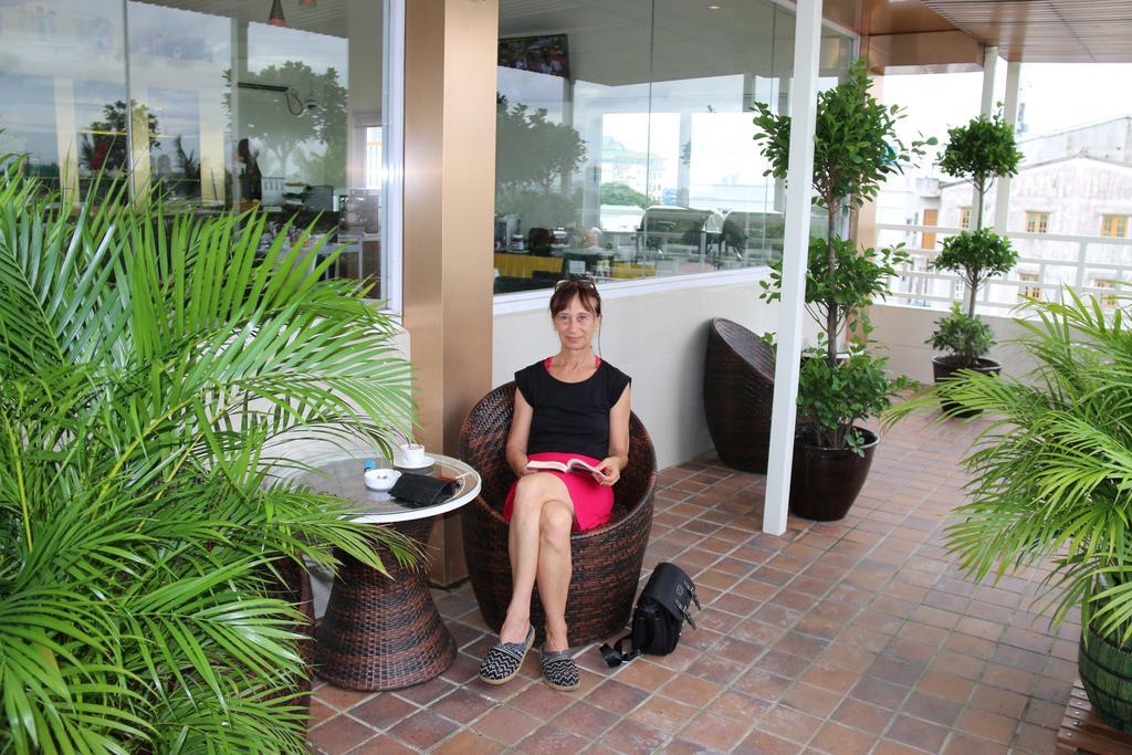 יאנגון 8Day Hotel מראה חיצוני תמונה